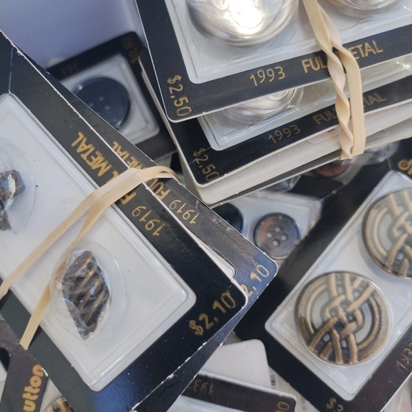 Dill buttons. All shapes all colors random bags full - Picture 4 of 5